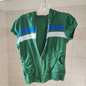 Short sleeve hooded top